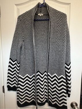 Open-Front Chevron Cardigan Sweater in Black & White